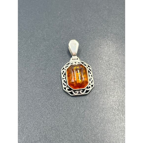 Vintage Solid Sterling Silver Natural Baltic Amber Intricate Scrollwork Pendant - Picture 4 of 9